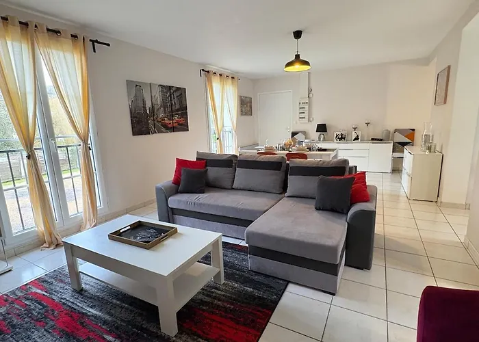 Maison Spacieuse Et Lumineuse A * Pierrefonds